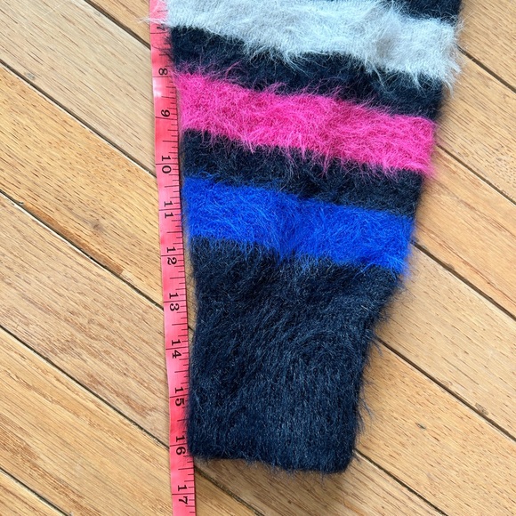 EUC A New Day Women's Crewneck Fuzzy Pullover sweater Multicolor Stripe - Picture 15 of 16
